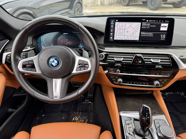 Used 2023 BMW 530e w/ M Sport Package image 12