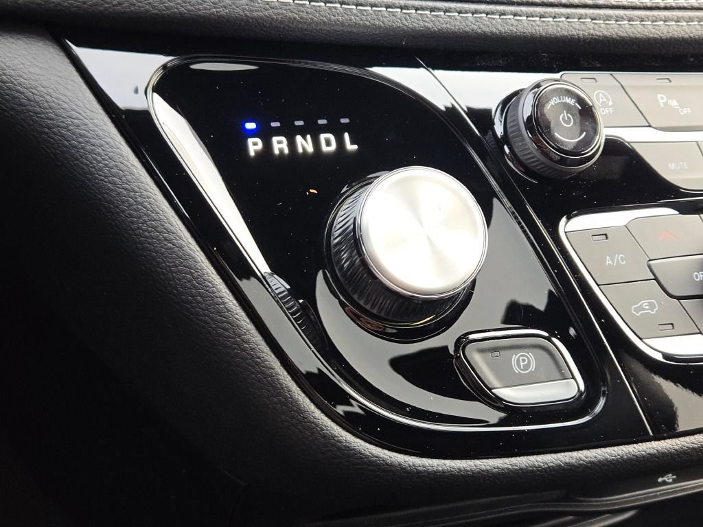 New 2026 Chrysler Pacifica Select AWD/4WD image 27