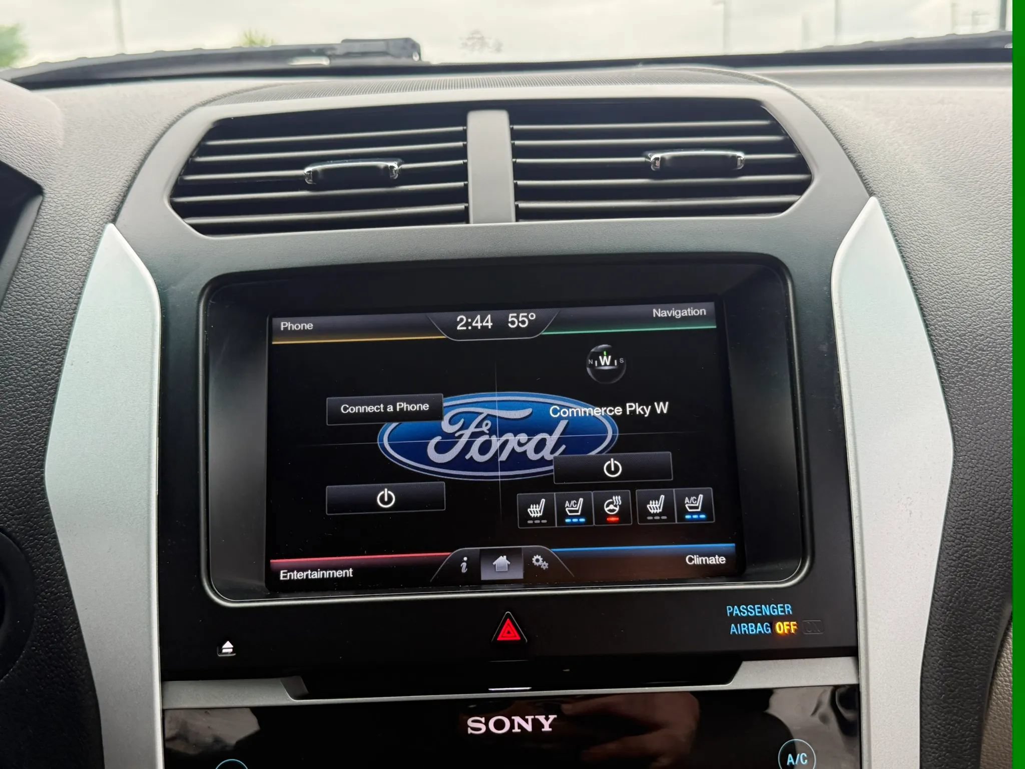 Used 2015 Ford Explorer Limited w/ Equipment Group 301A AWD/4WD image 34