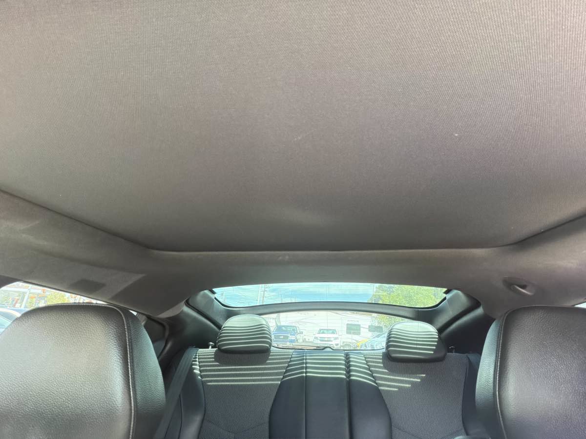 Used 2016 Hyundai Veloster w/ Option Group 02 FWD image 19