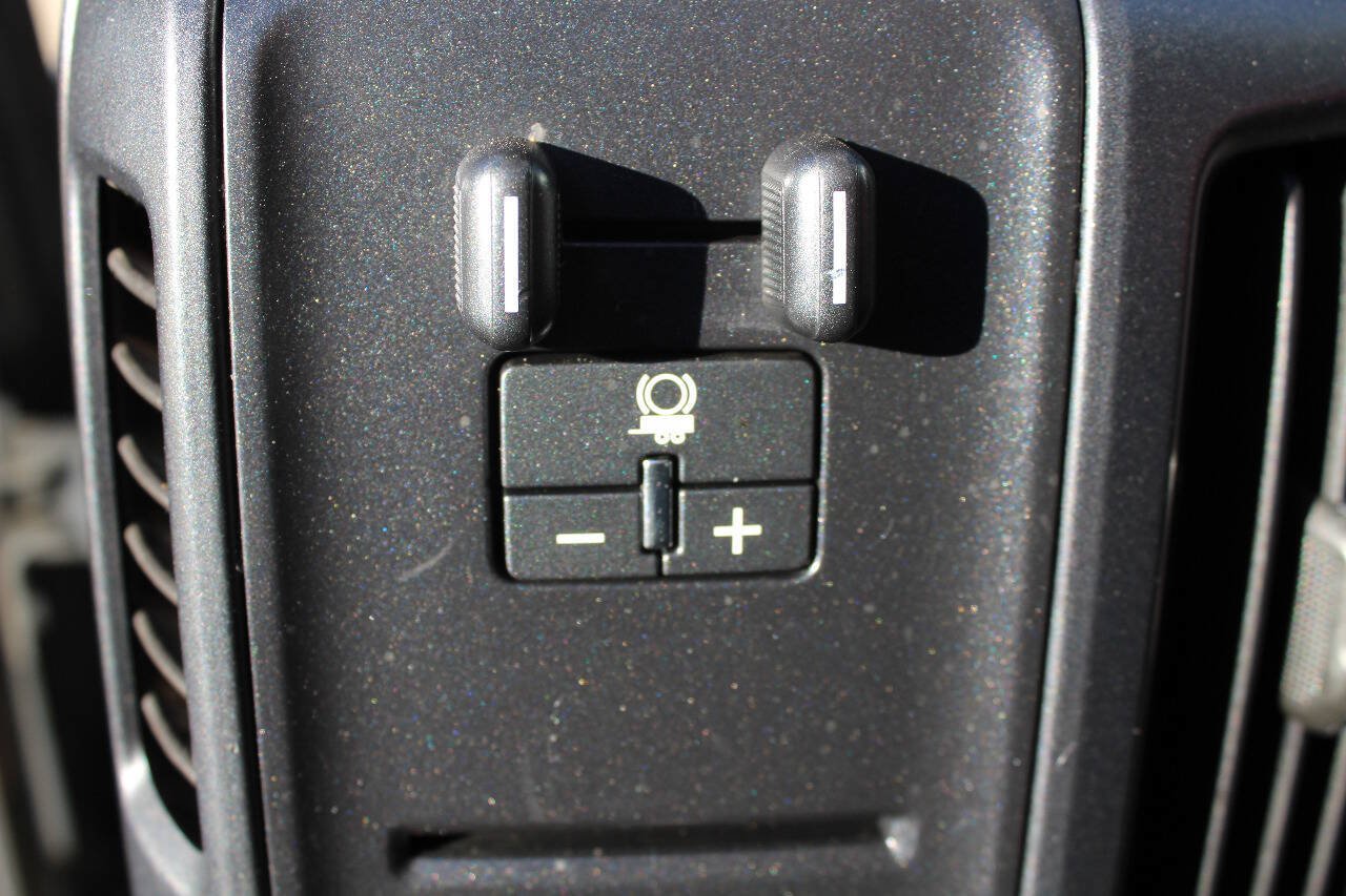 Used 2015 Chevrolet Silverado 2500 W/T AWD/4WD image 16