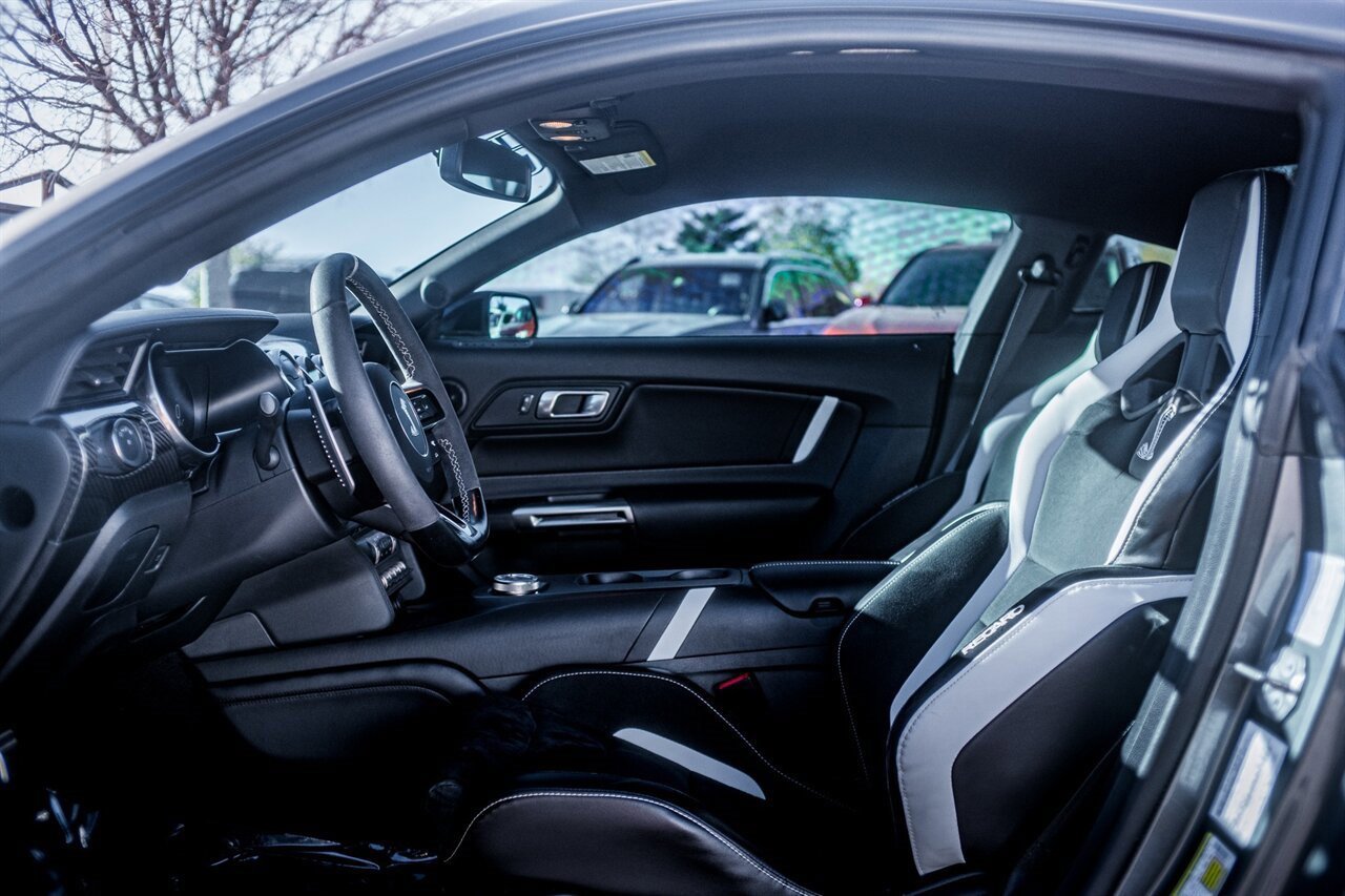 Used 2022 Ford Mustang Shelby GT500 w/ Carbon Fiber Track Pack image 12