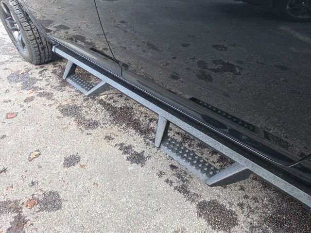 Used 2021 RAM 1500 Classic SLT image 15