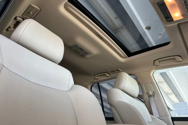 Used 2011 Lexus LX 570 4WD image 21