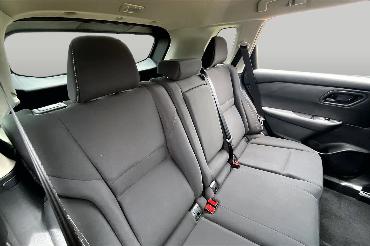Certified 2025 Nissan Rogue S FWD image 19