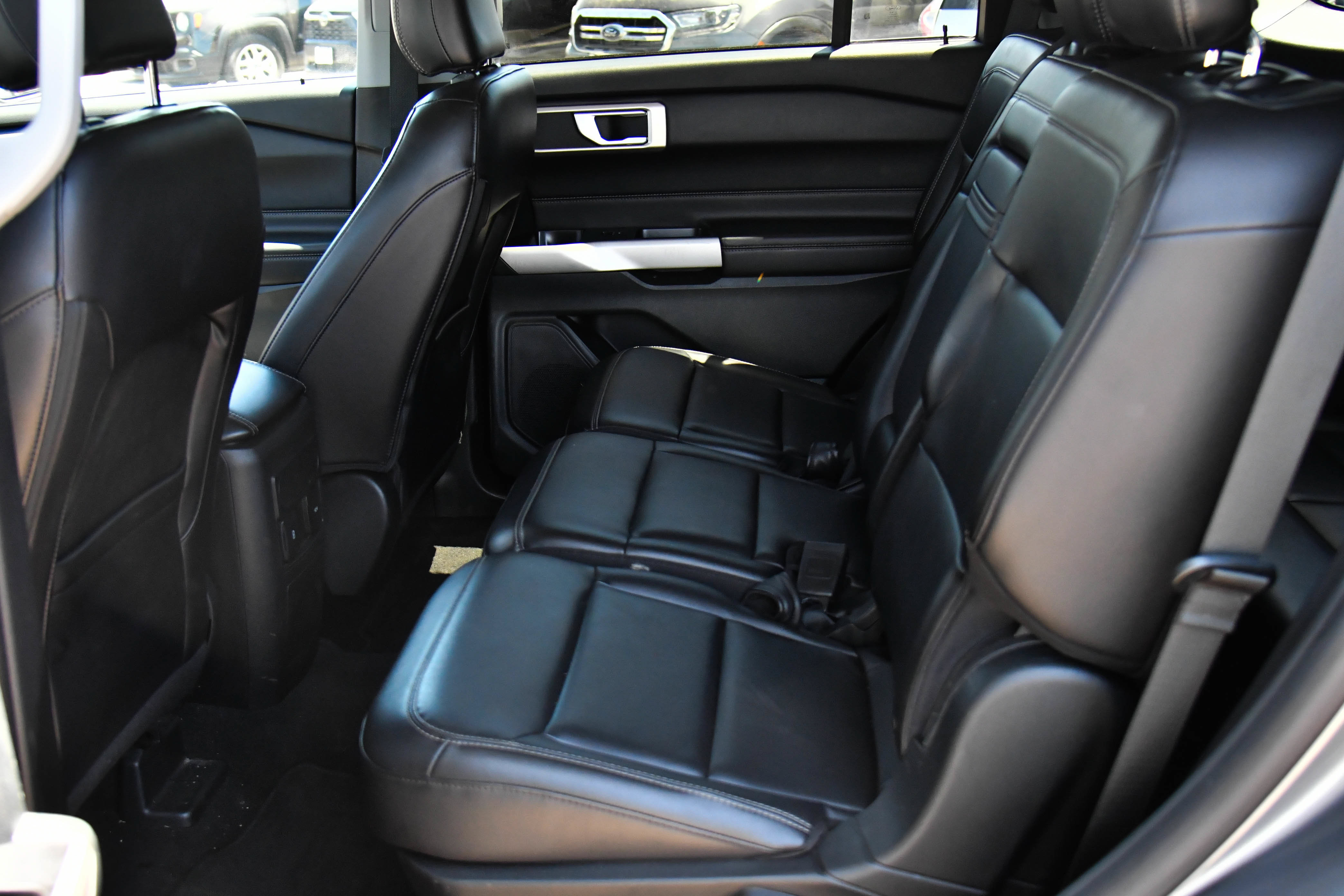 Used 2023 Ford Explorer XLT w/ Equipment Group 202A RWD image 36