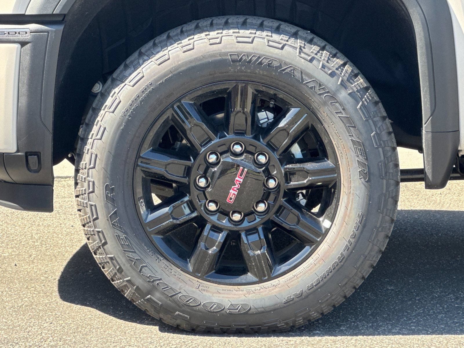 New 2026 GMC Sierra 2500 AT4 w/ AT4 Premium Plus Package AWD/4WD image 24
