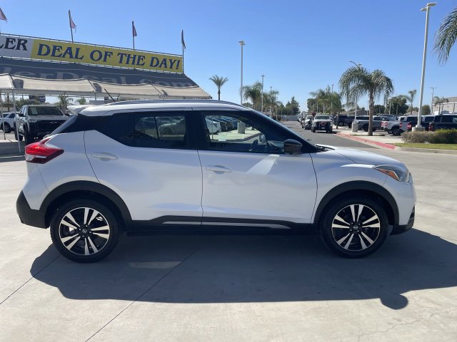 Used 2019 Nissan Kicks SR FWD image 9