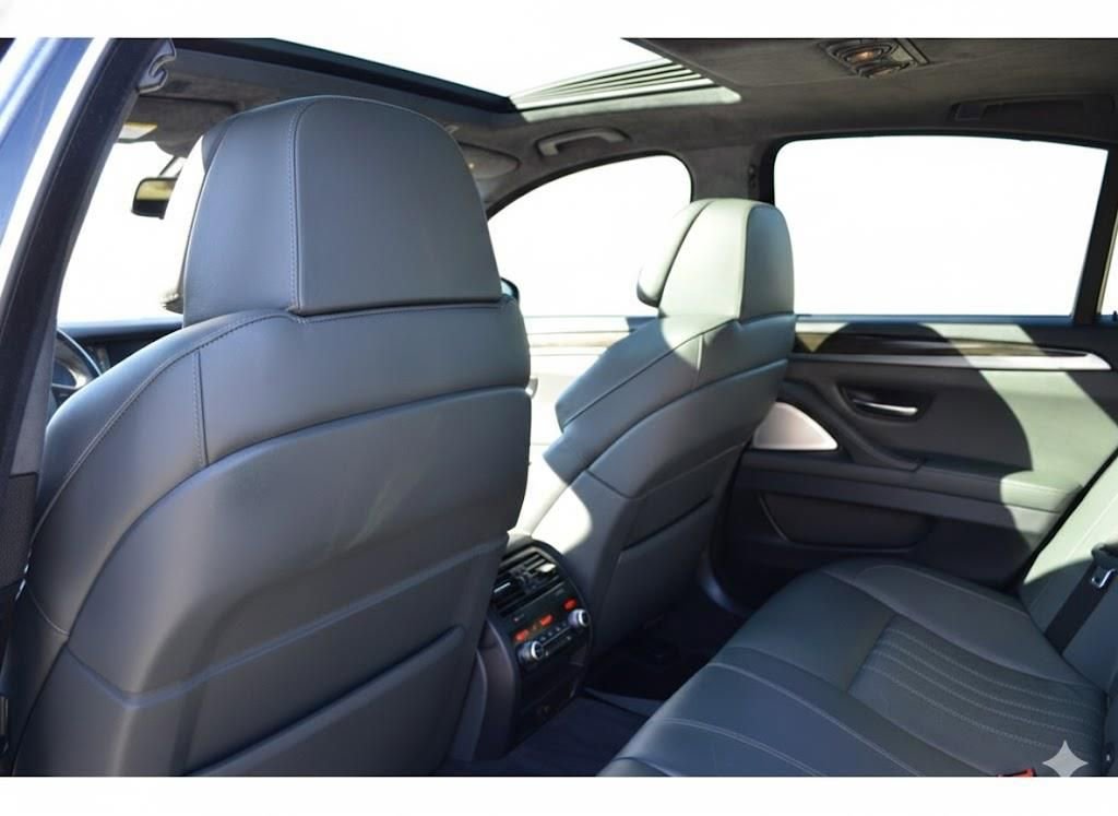 Used 2013 BMW M5 image 32