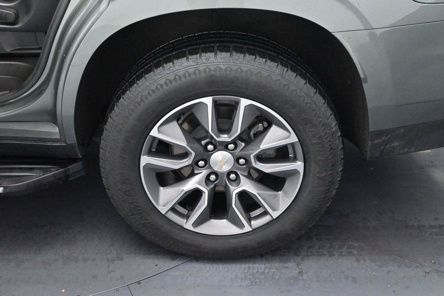 Used 2023 Chevrolet Tahoe LT w/ Luxury Package AWD/4WD image 33