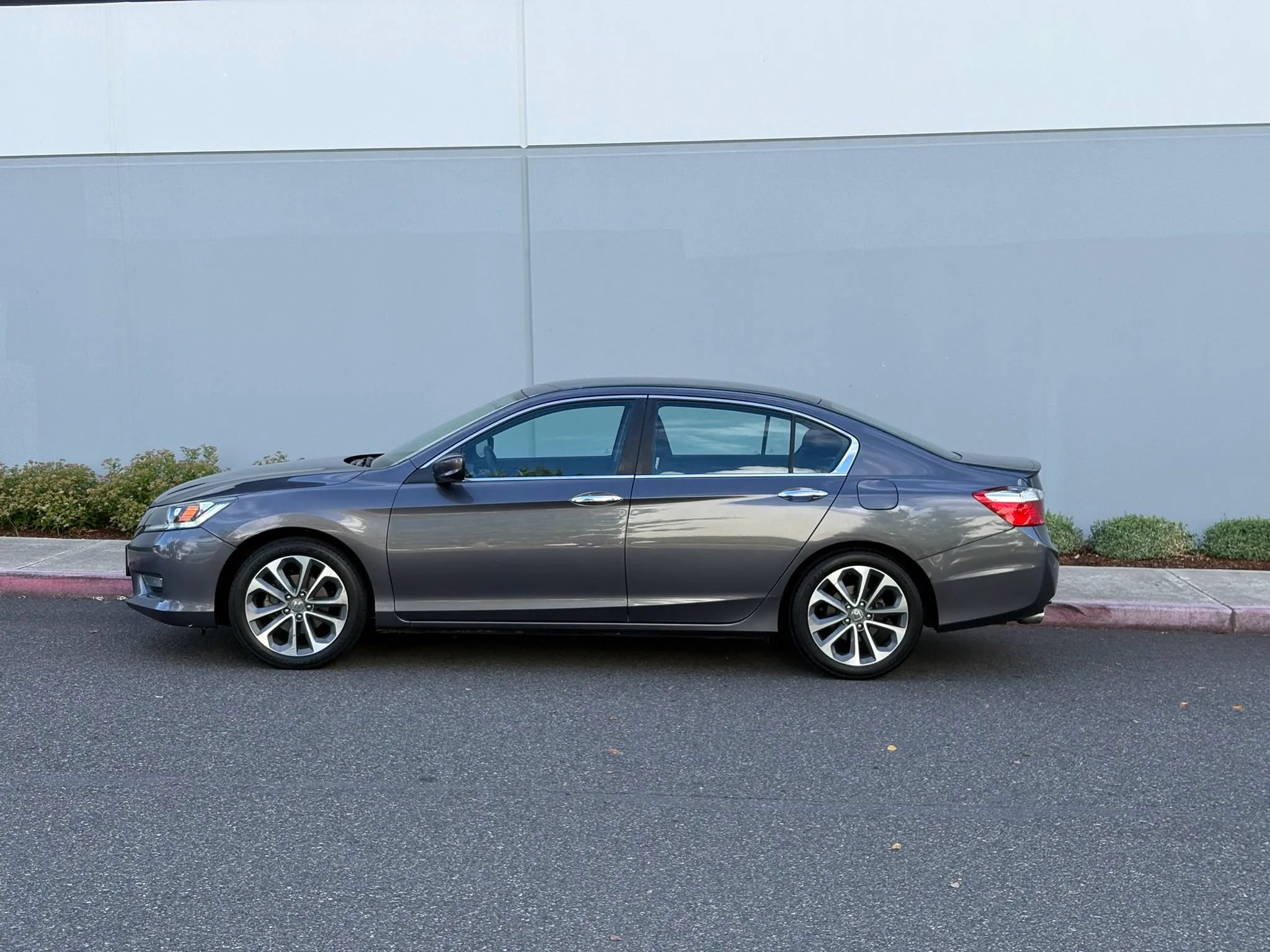Used 2013 Honda Accord Sport image 3