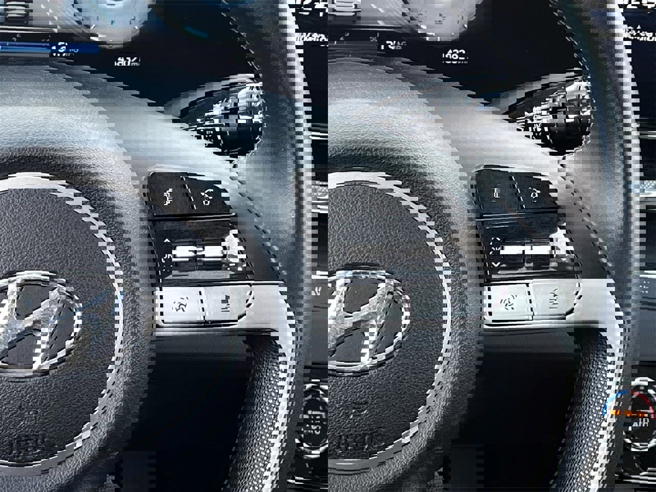 Used 2023 Hyundai Elantra SEL w/ Convenience Package image 14