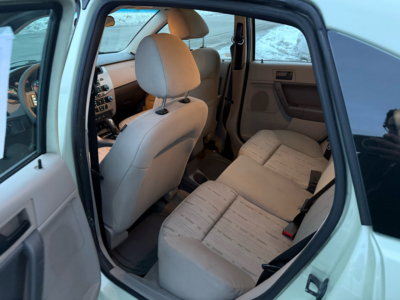 Used 2011 Ford Focus SE image 10