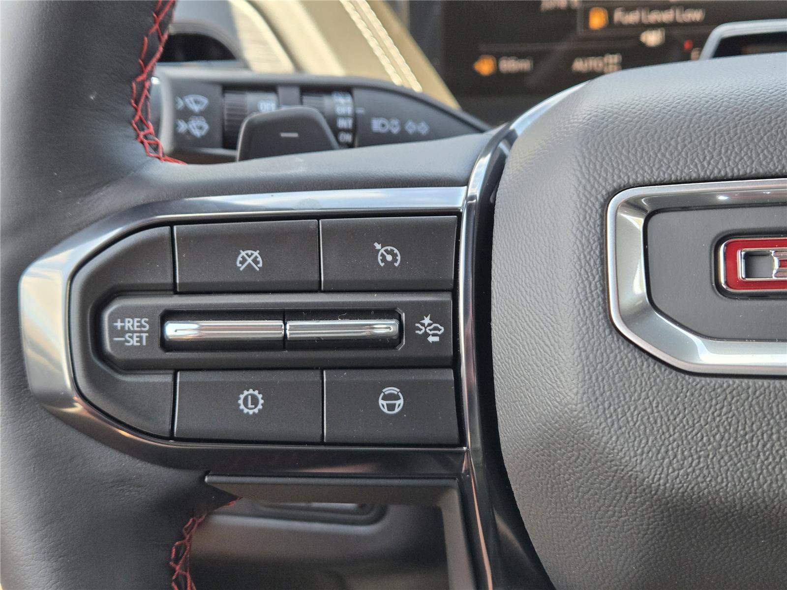 New 2026 GMC Yukon AT4 Ultimate w/ LPO, Floor Liner Package AWD/4WD image 26