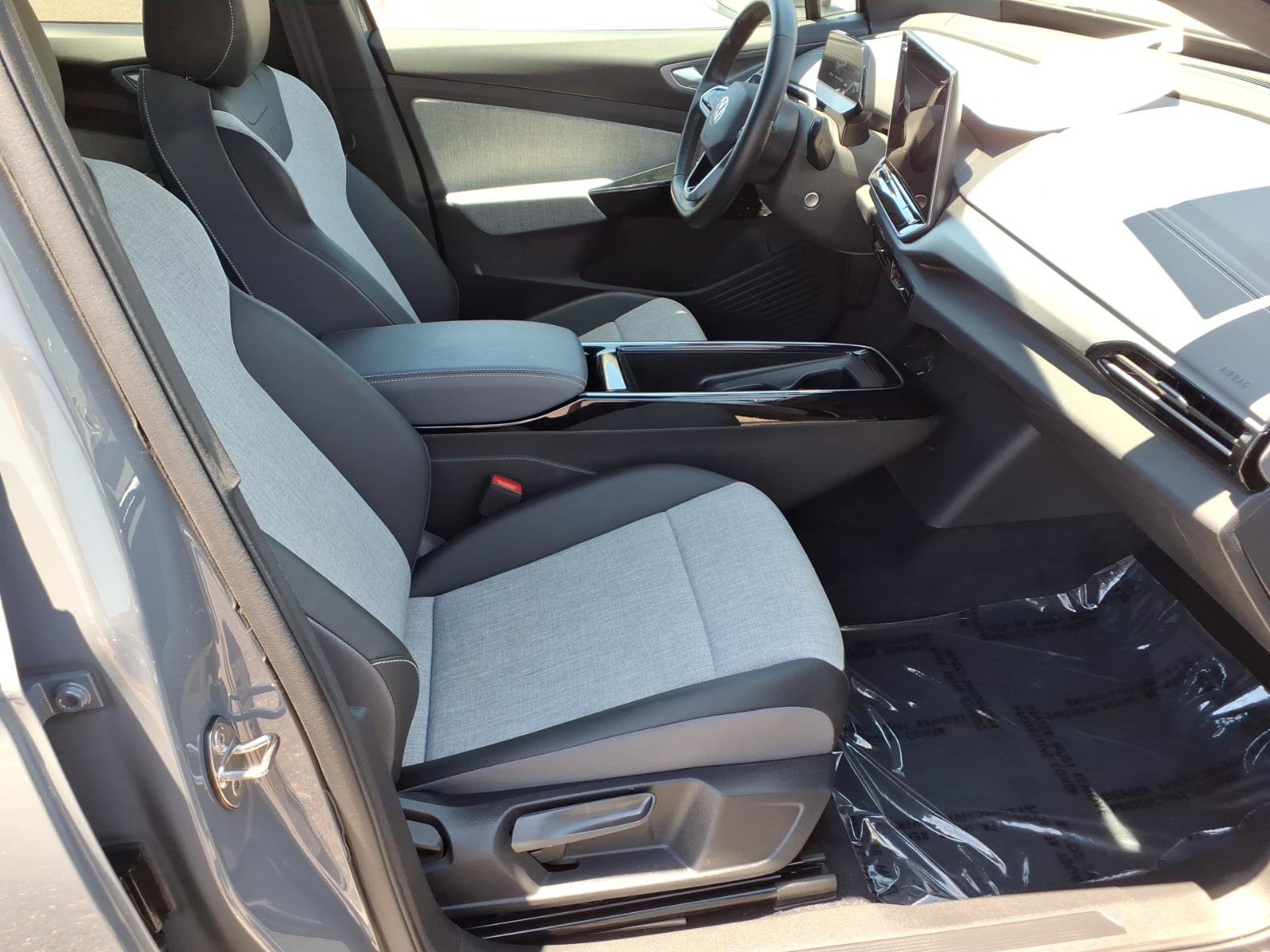Certified 2025 Volkswagen ID.4 Pro RWD image 11