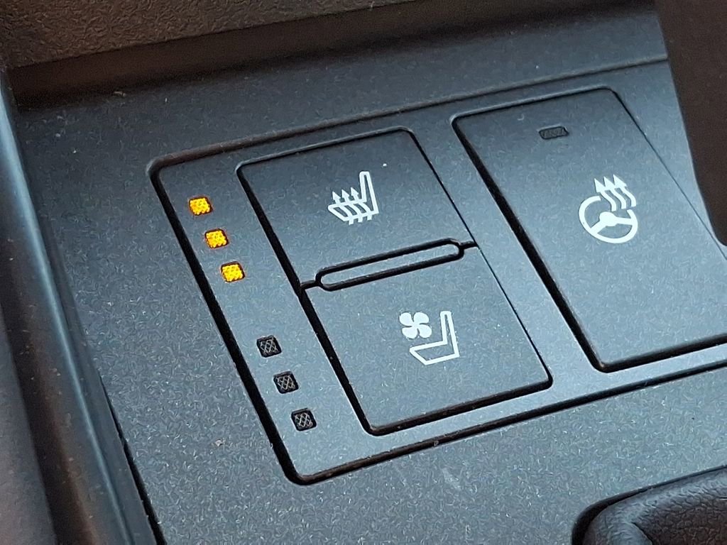 Used 2023 Lexus IS 350 F Sport w/ Navigation Package image 27