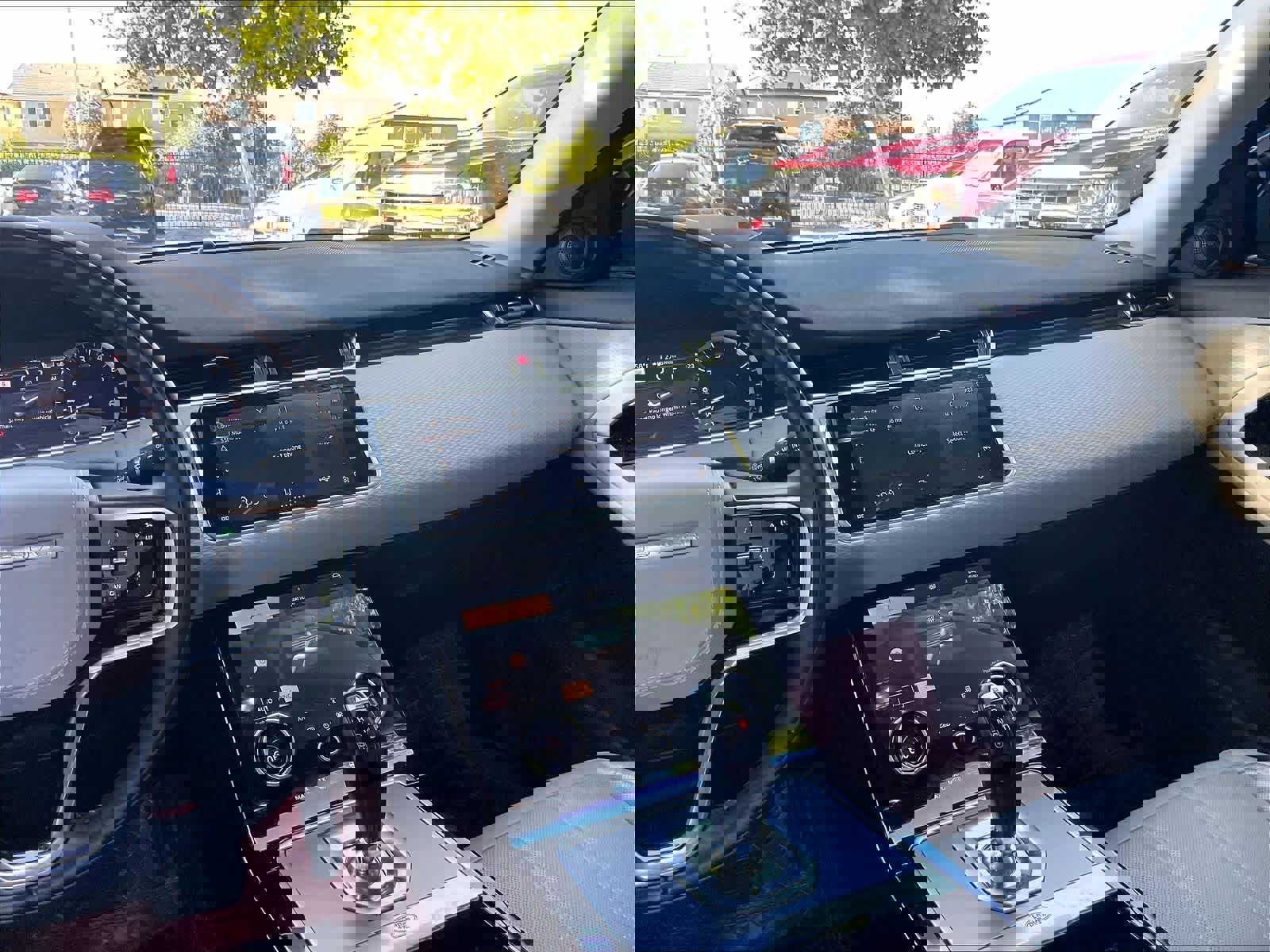 Used 2023 Land Rover Range Rover Evoque S image 8