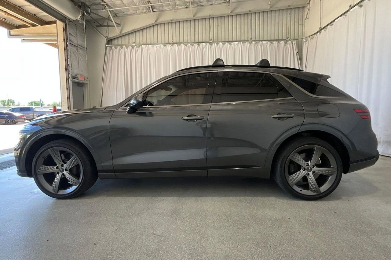 Used 2023 Genesis GV70 2.5T w/ Sport Prestige Package image 26