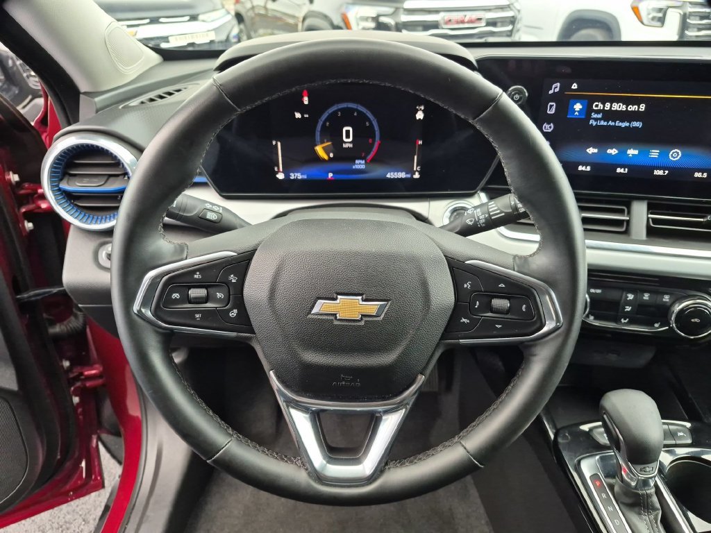 Used 2025 Chevrolet Trax LT w/ LT Convenience Package FWD image 23
