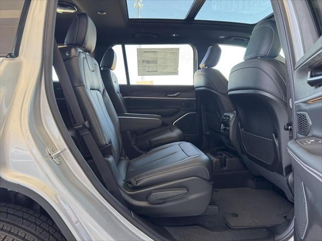 New 2026 Jeep Grand Cherokee L Limited w/ Limited Altitude Package AWD/4WD image 72