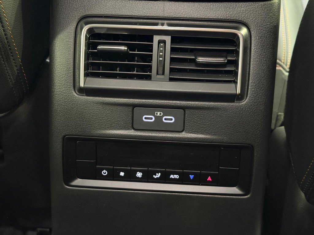 Used 2025 MAZDA CX-90 3.3 Turbo w/ Preferred Package image 16