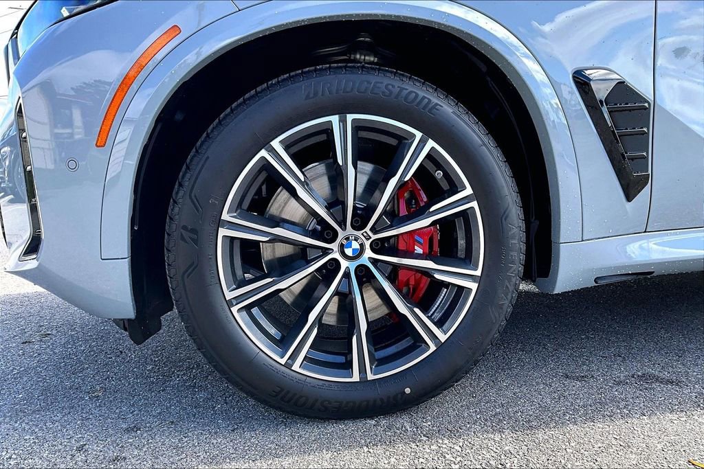 New 2026 BMW X5 xDrive40i w/ M Sport Package AWD/4WD image 10