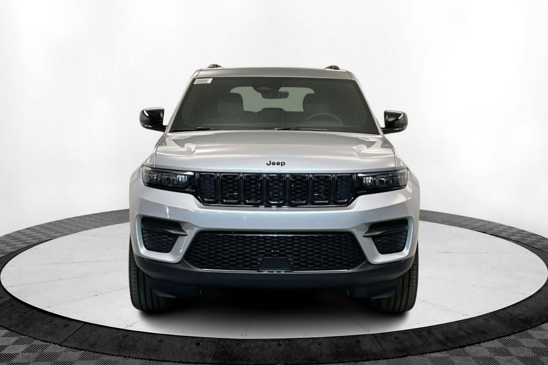 New 2025 Jeep Grand Cherokee Altitude AWD/4WD image 8