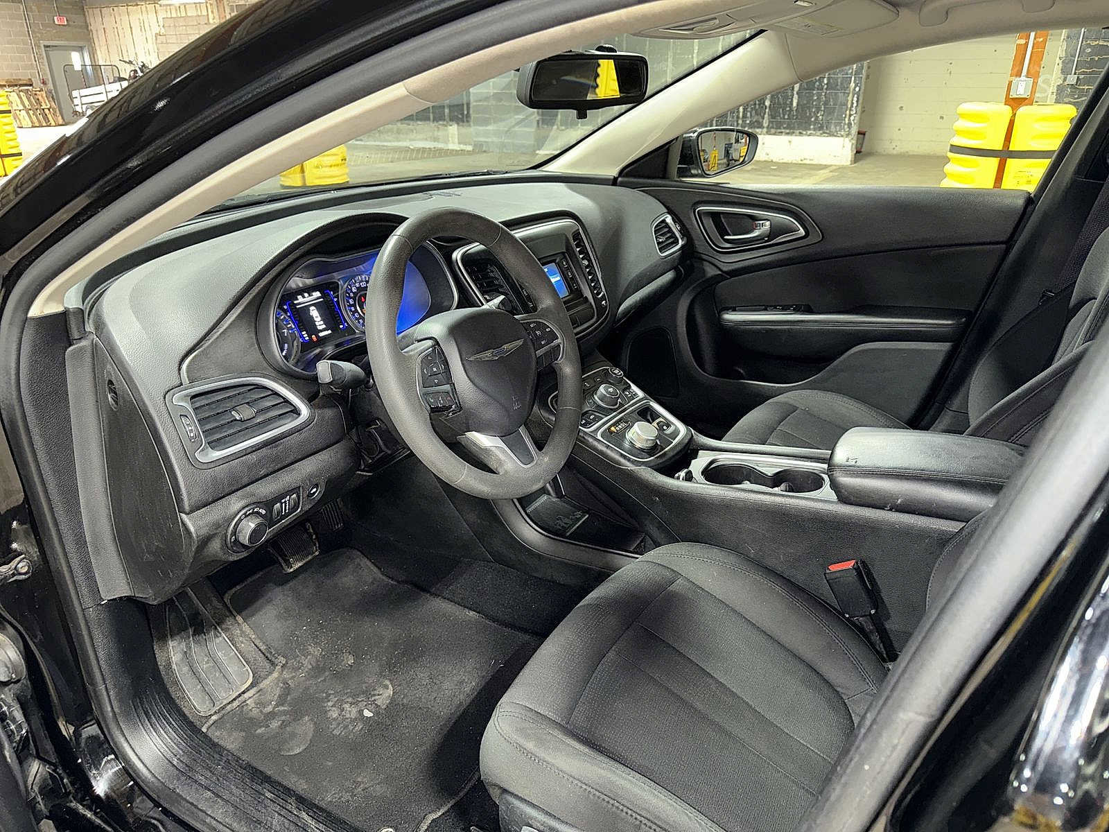 Used 2015 Chrysler 200 Limited image 24