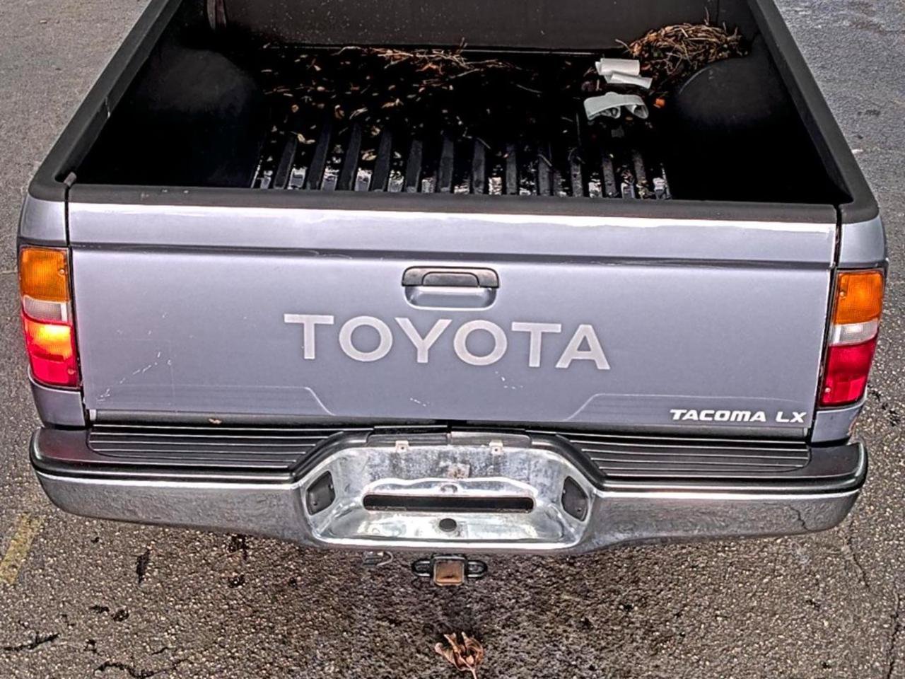 Used 1997 Toyota Tacoma 4x4 Xtracab w/ LX Pkg image 5
