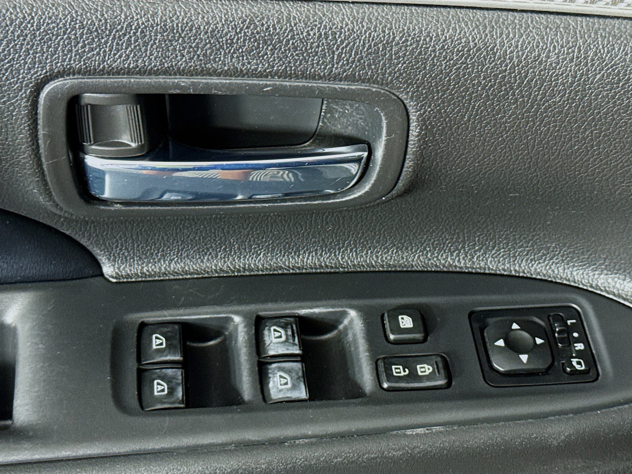 Used 2019 Mitsubishi Outlander SEL AWD/4WD image 22