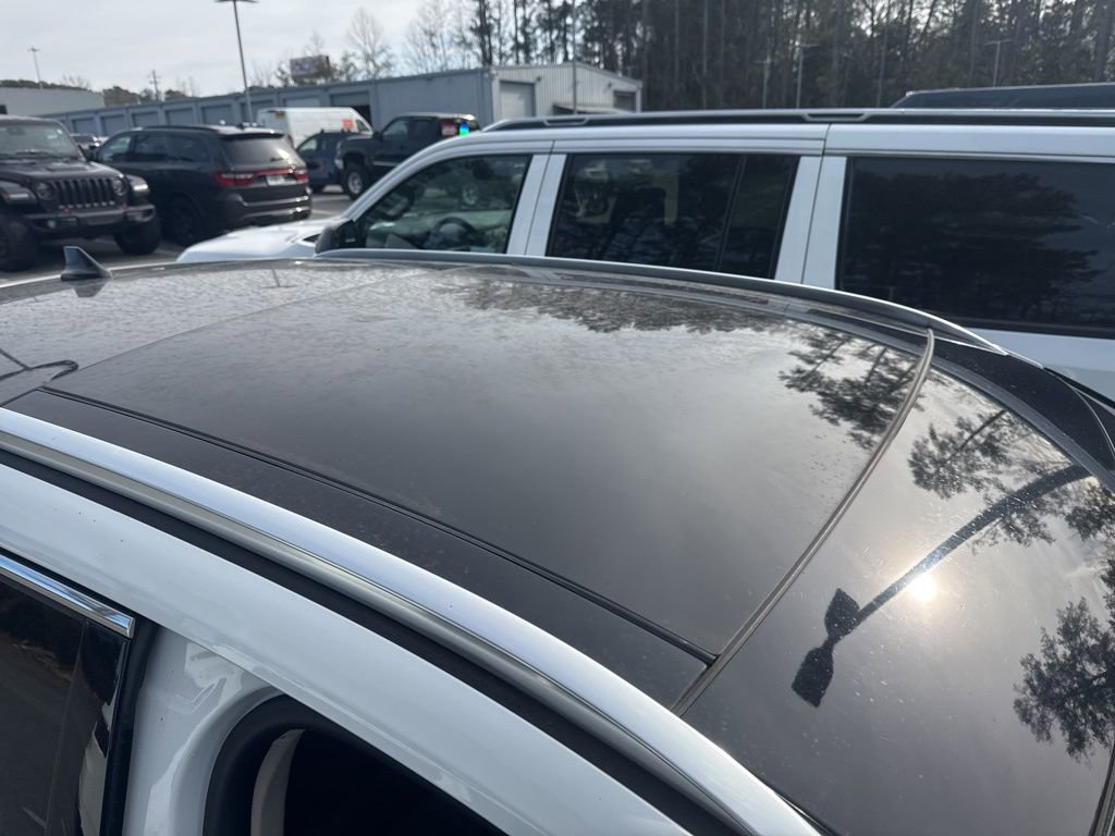 Used 2024 Lincoln Corsair Grand Touring w/ Equipment Group 301A image 5