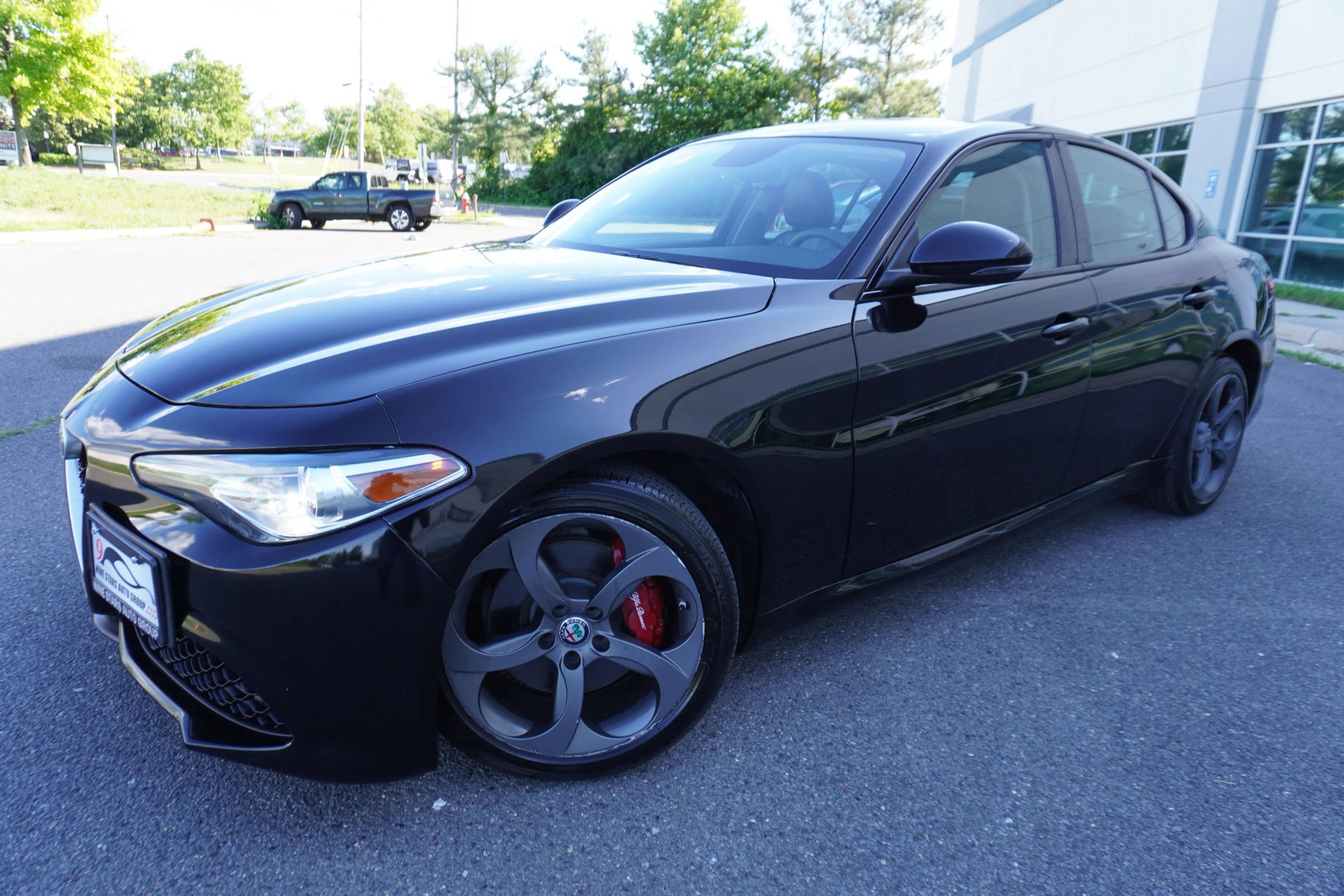 Used 2017 Alfa Romeo Giulia AWD image 3