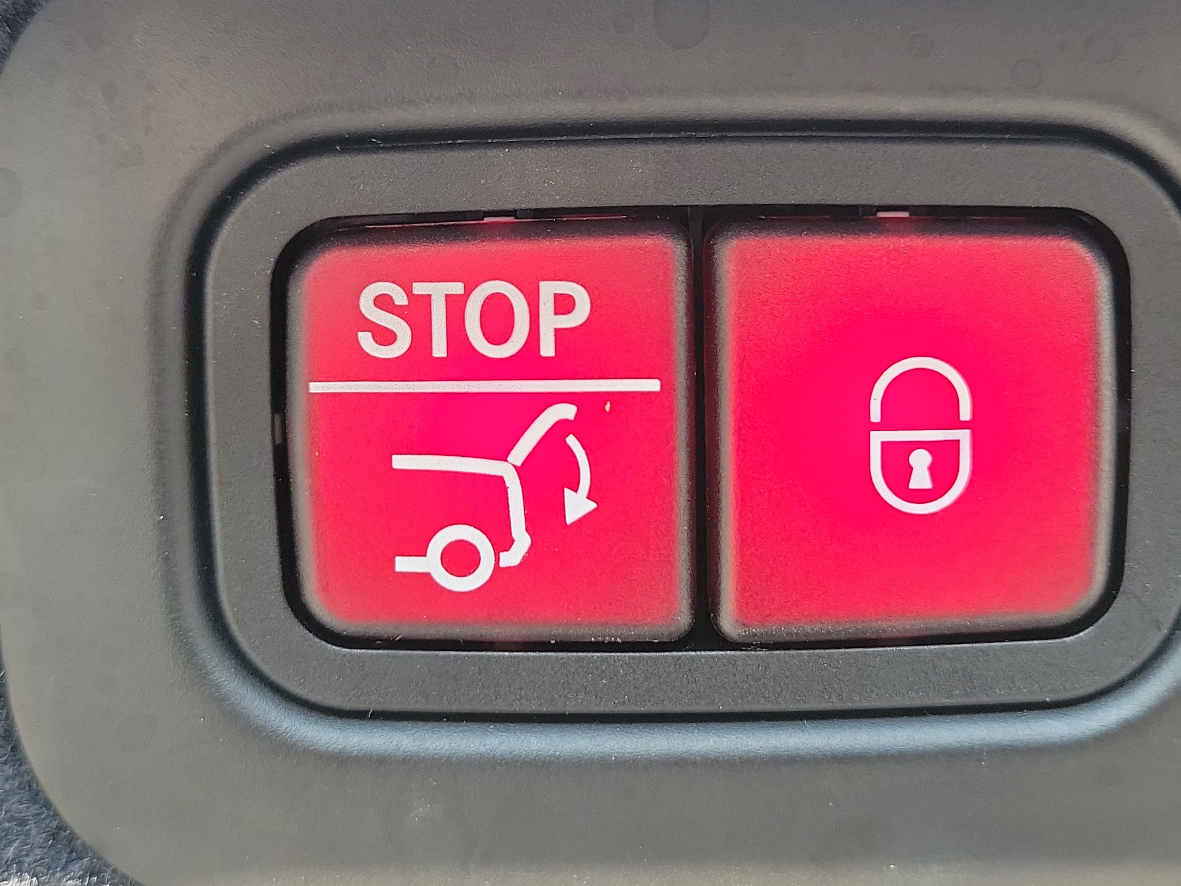 Used 2021 Aston Martin DBX image 7