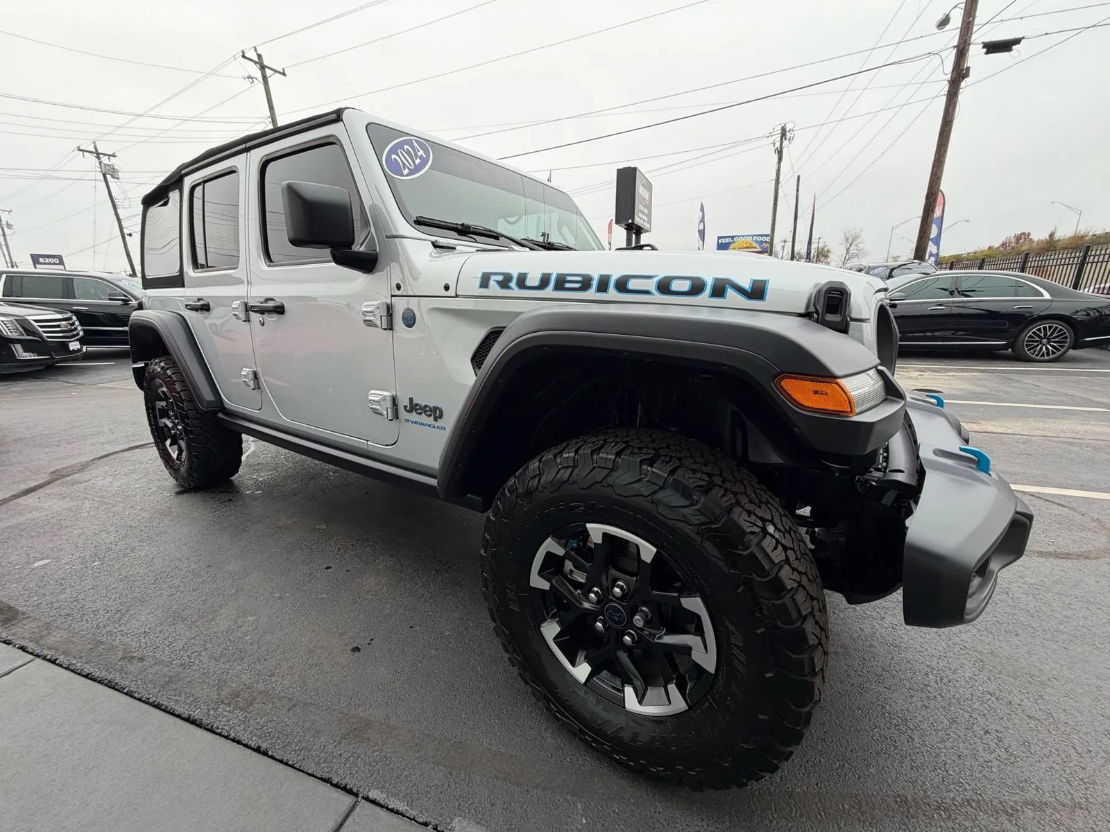 Used 2024 Jeep Wrangler Unlimited Rubicon 4xe w/ Safety Group AWD/4WD image 11