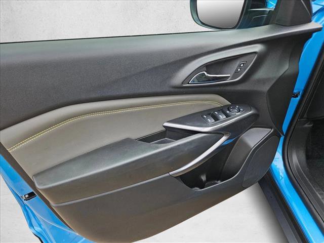 Used 2025 Chevrolet Trax ACTIV w/ Sunroof Package image 11