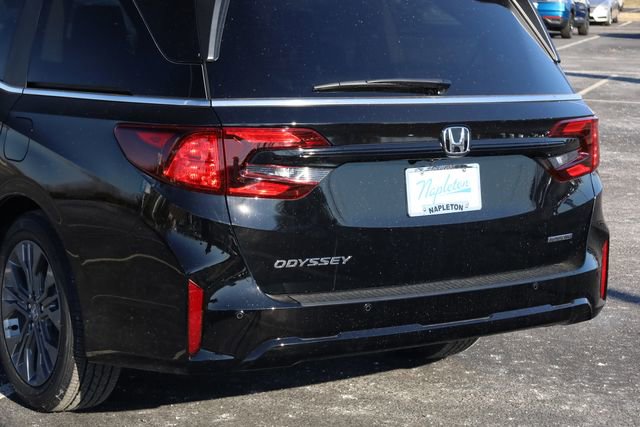 New 2026 Honda Odyssey Touring image 7