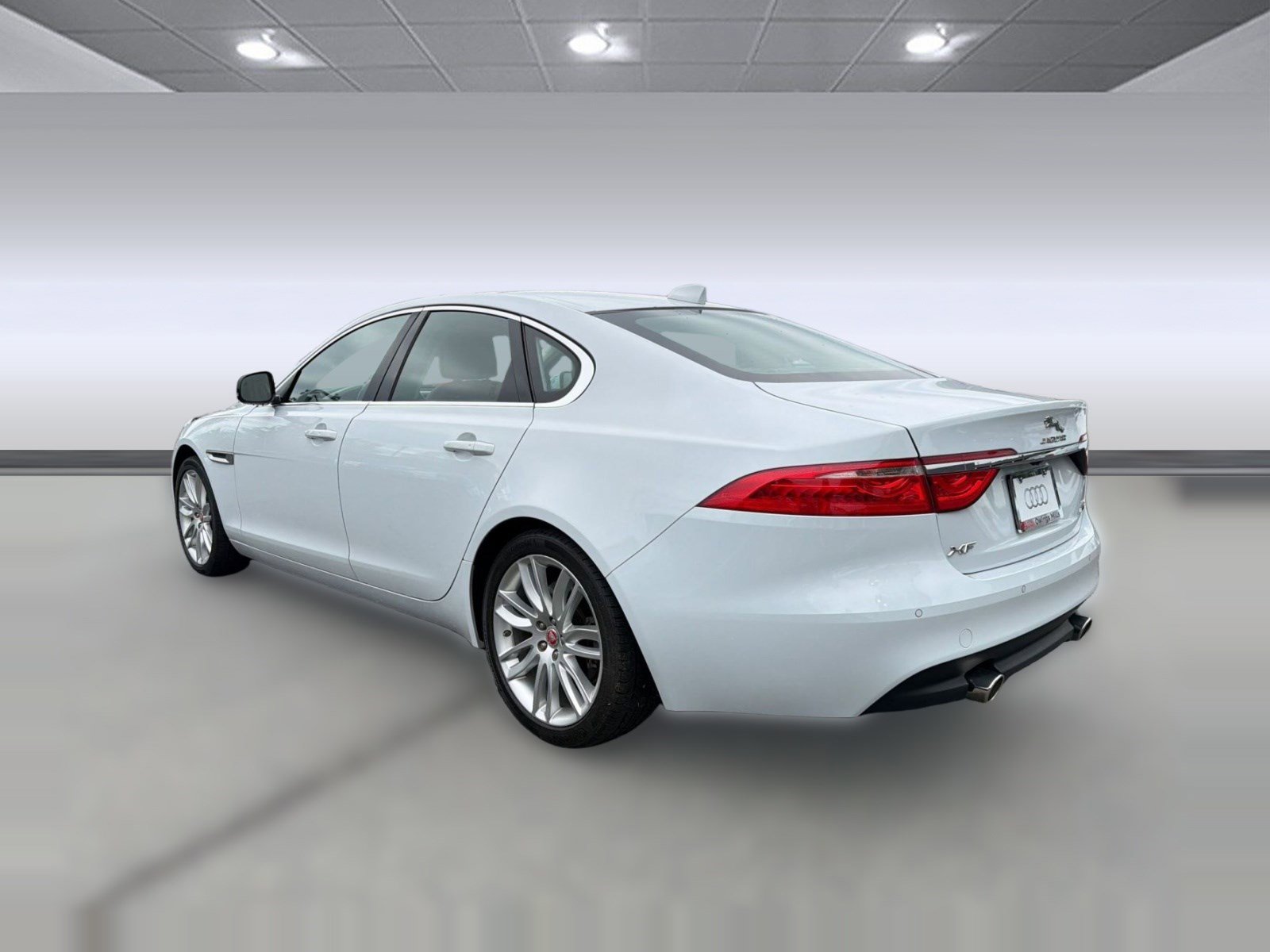Used 2018 Jaguar XF Portfolio AWD/4WD image 3