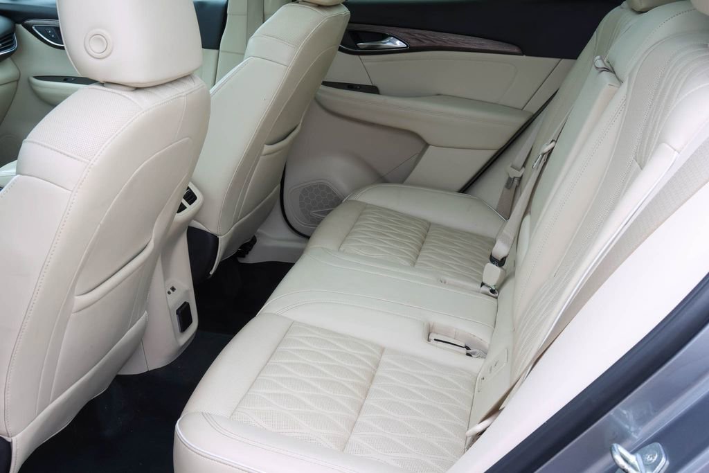 Used 2022 Buick Envision Avenir w/ Technology Package II image 15