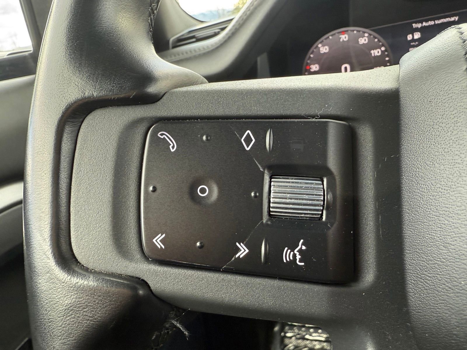 Used 2023 Land Rover Defender 90 X AWD/4WD image 16