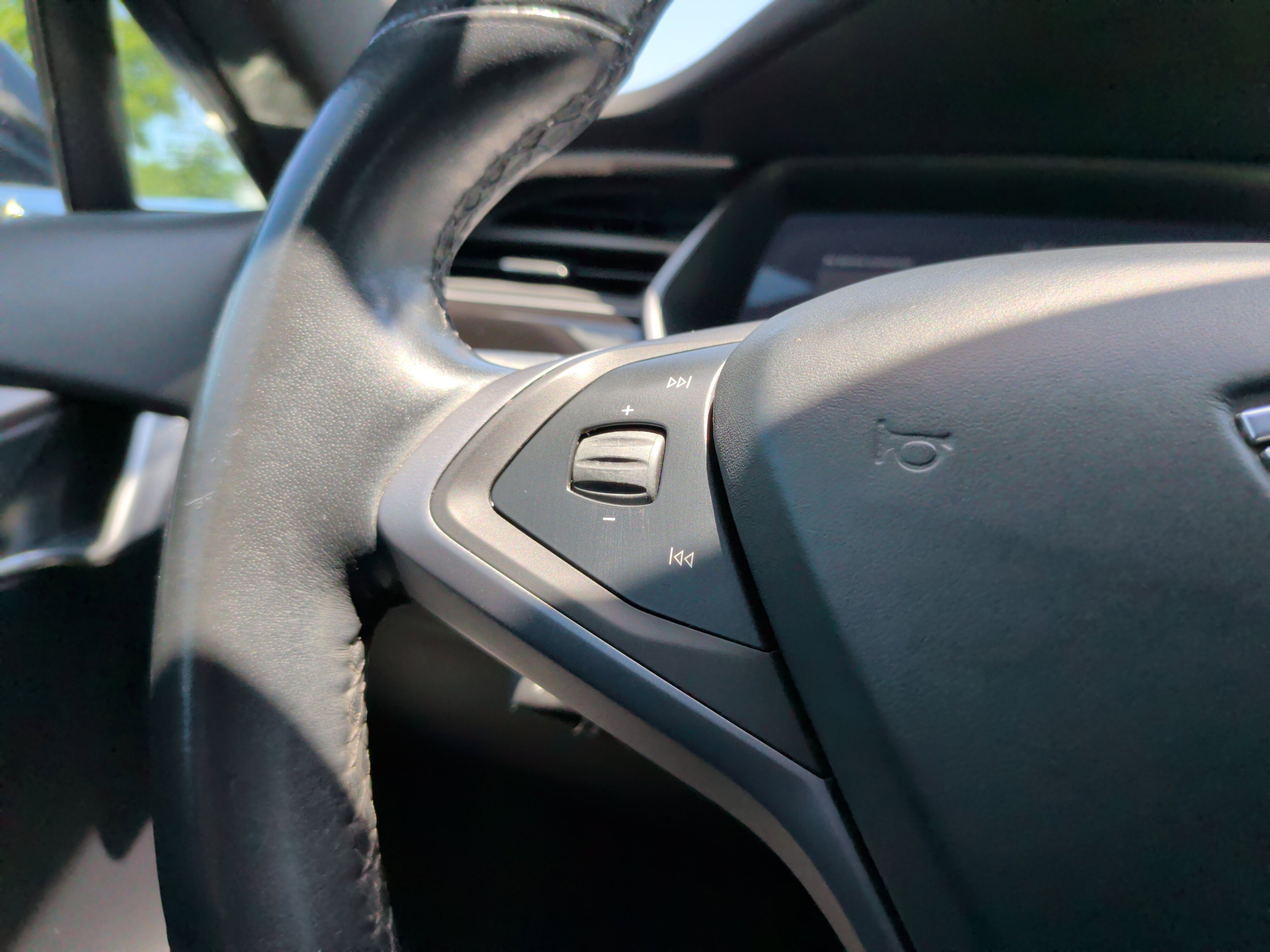 Used 2018 Tesla Model S 75D AWD/4WD image 22