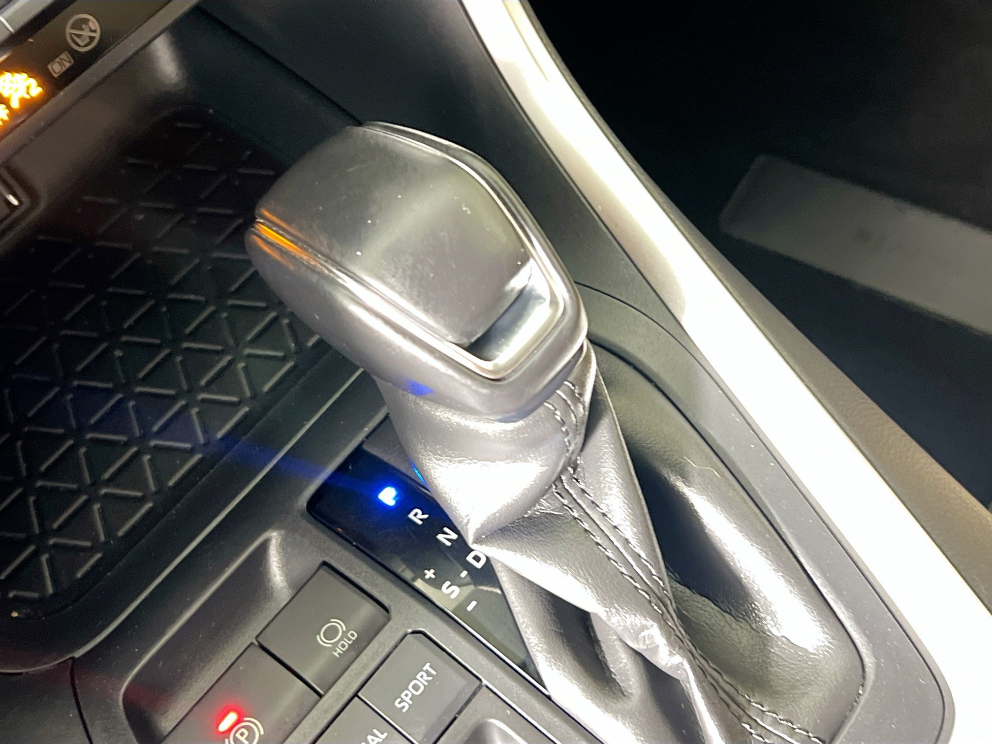 Used 2019 Toyota RAV4 XLE Premium FWD image 24