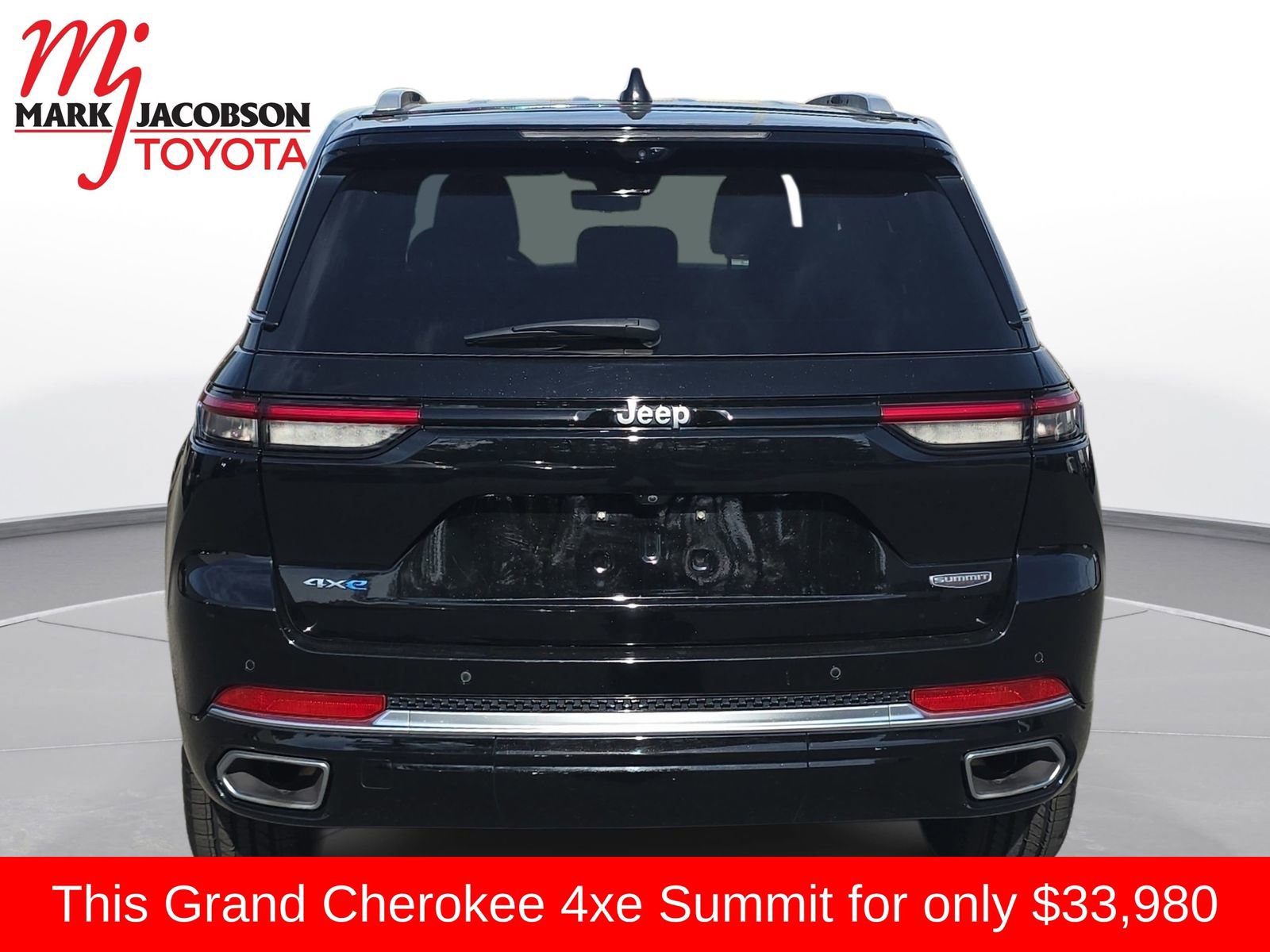 Used 2022 Jeep Grand Cherokee Summit w/ Advanced Protech Group IV AWD/4WD image 12