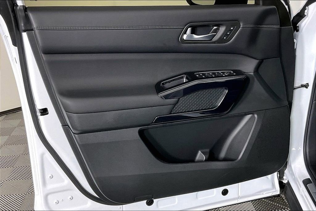 New 2026 Nissan Pathfinder Platinum w/ Cargo Package image 42