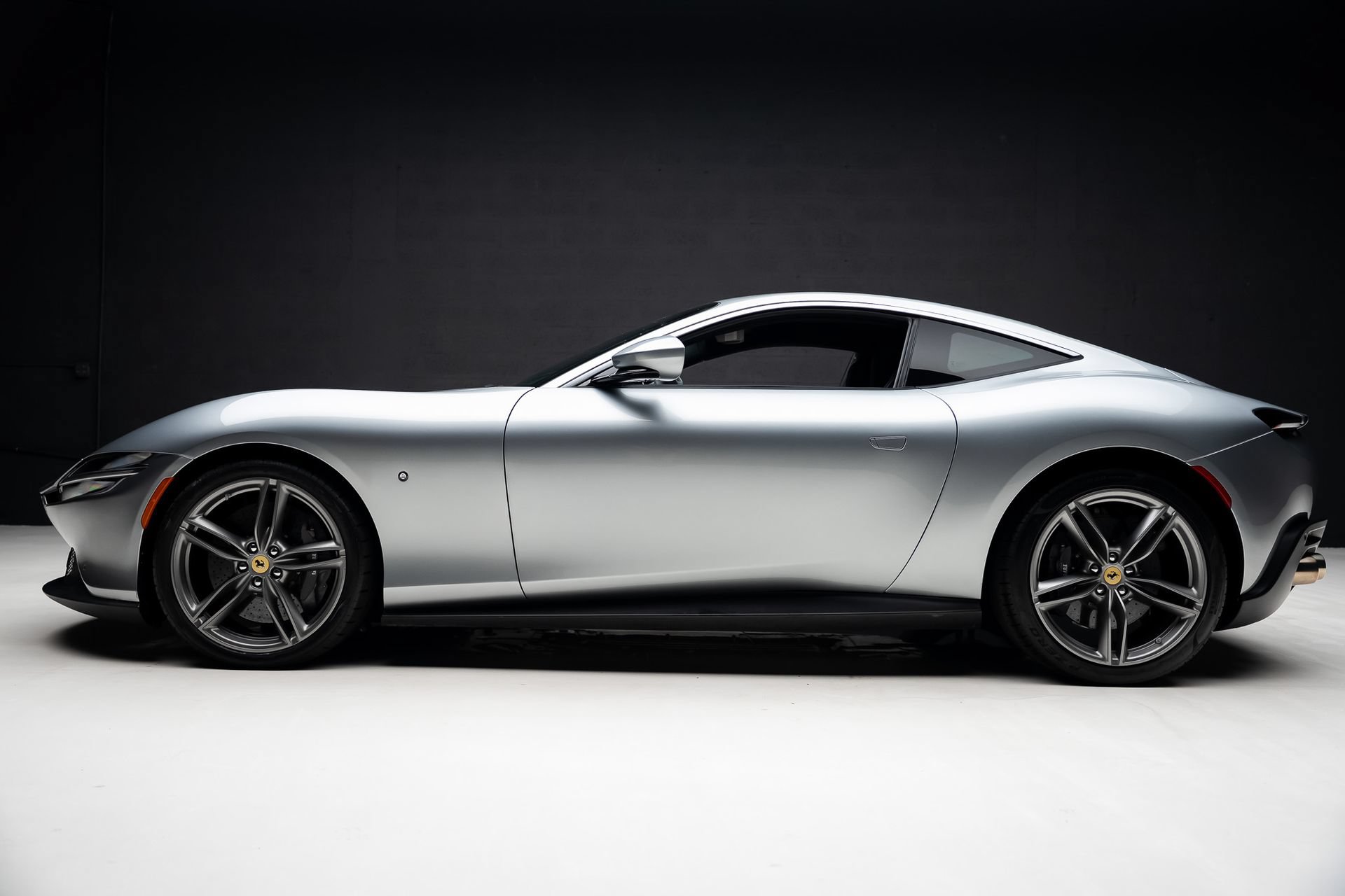 Used 2021 Ferrari Roma RWD image 19