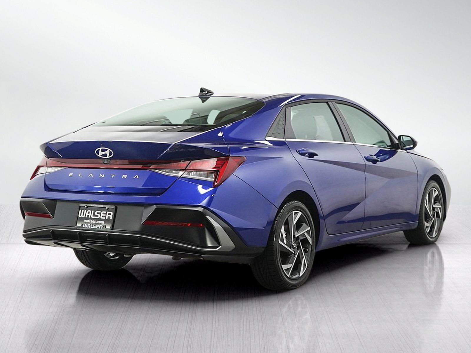Used 2025 Hyundai Elantra SEL FWD image 5