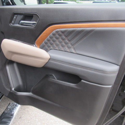 Used 2025 GMC Canyon Denali AWD/4WD image 13