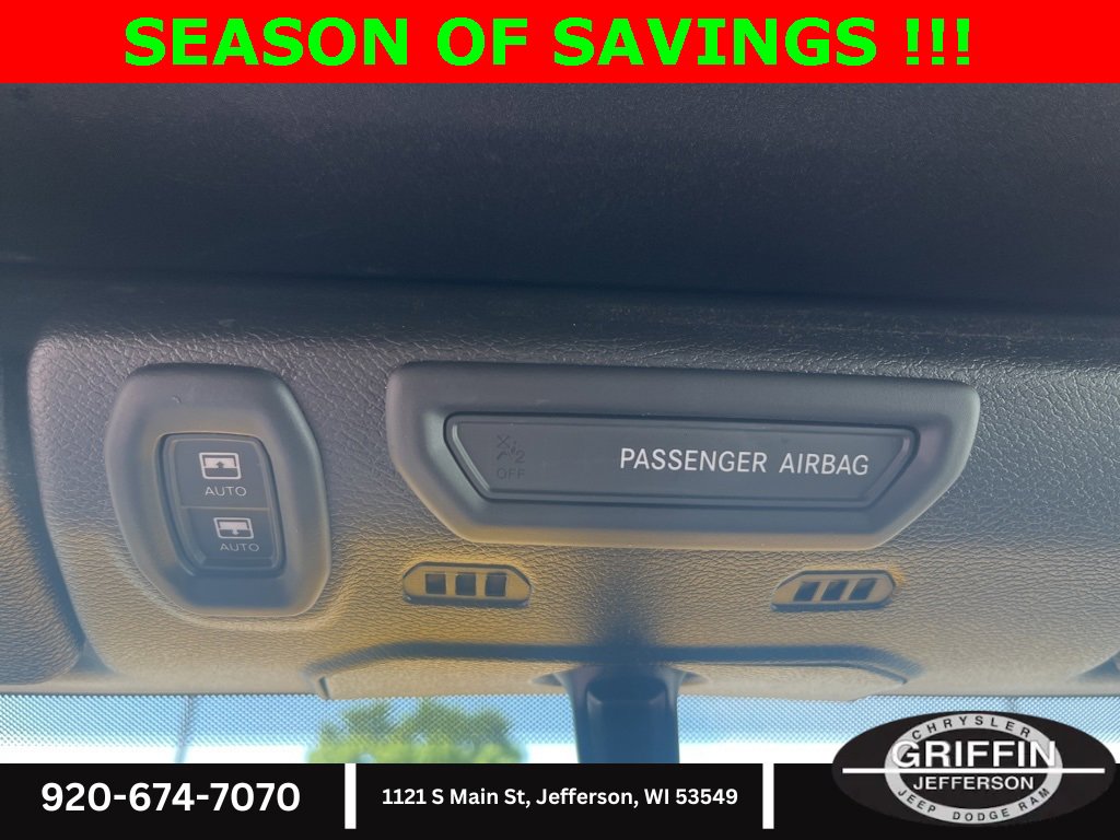 Used 2019 Jeep Wrangler Unlimited Sahara image 16