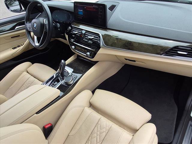 Used 2023 BMW 530i w/ Convenience Package RWD image 21