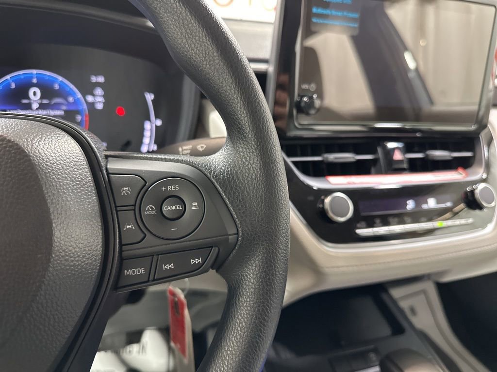 Used 2026 Toyota Corolla Cross L image 30