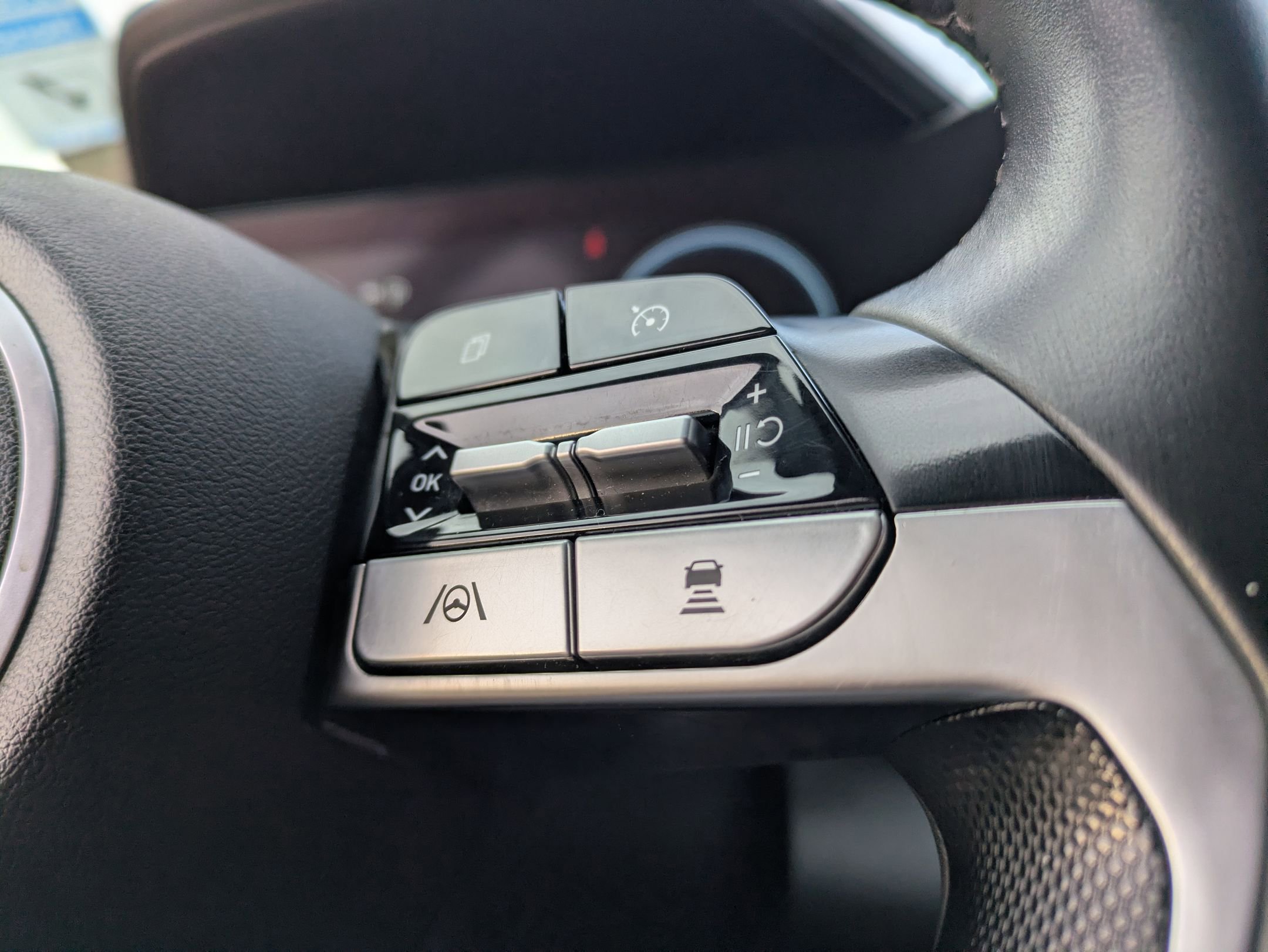 Used 2022 Hyundai Elantra Limited image 14